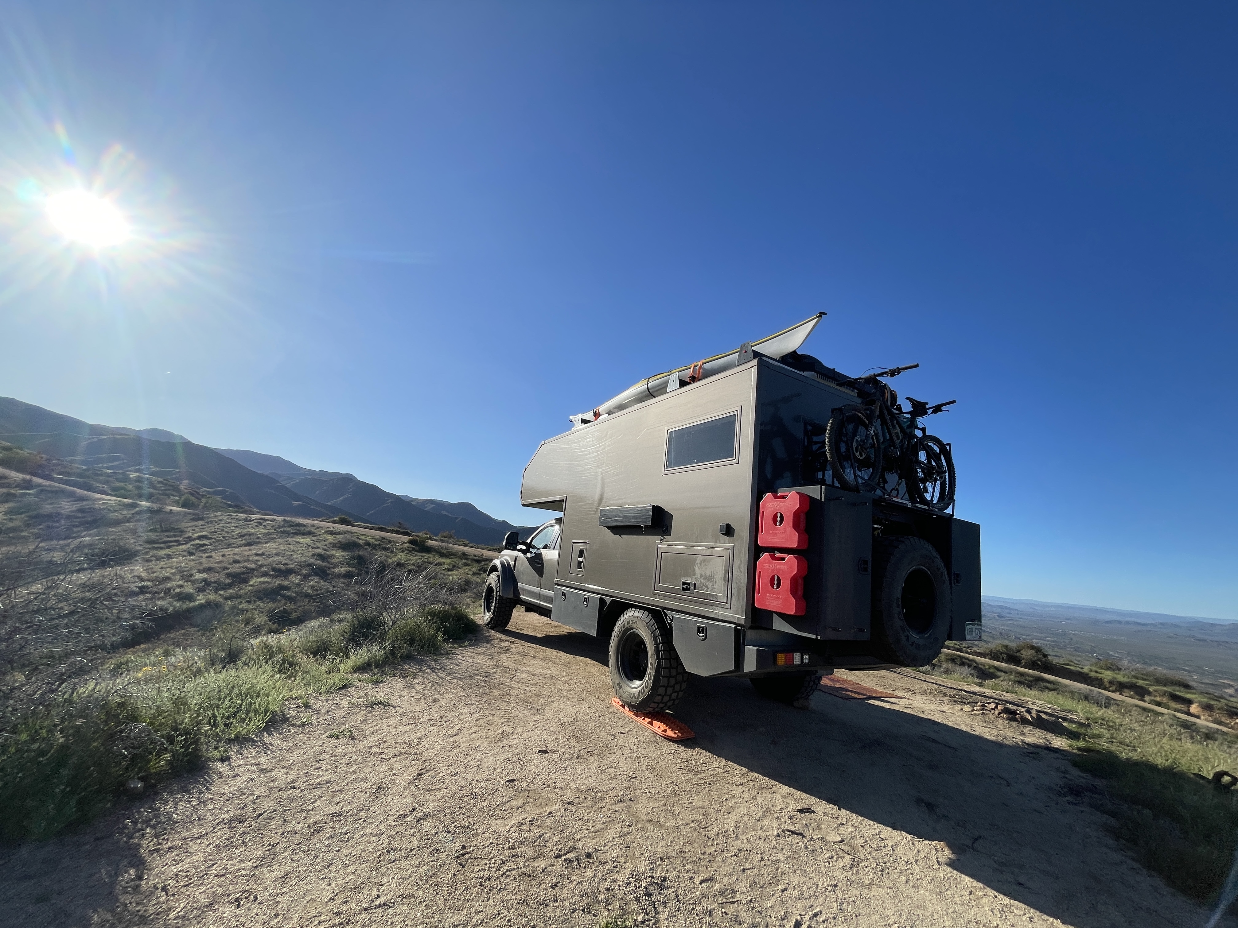 2021 Ford F-550 overland camper, photo 10 of 13