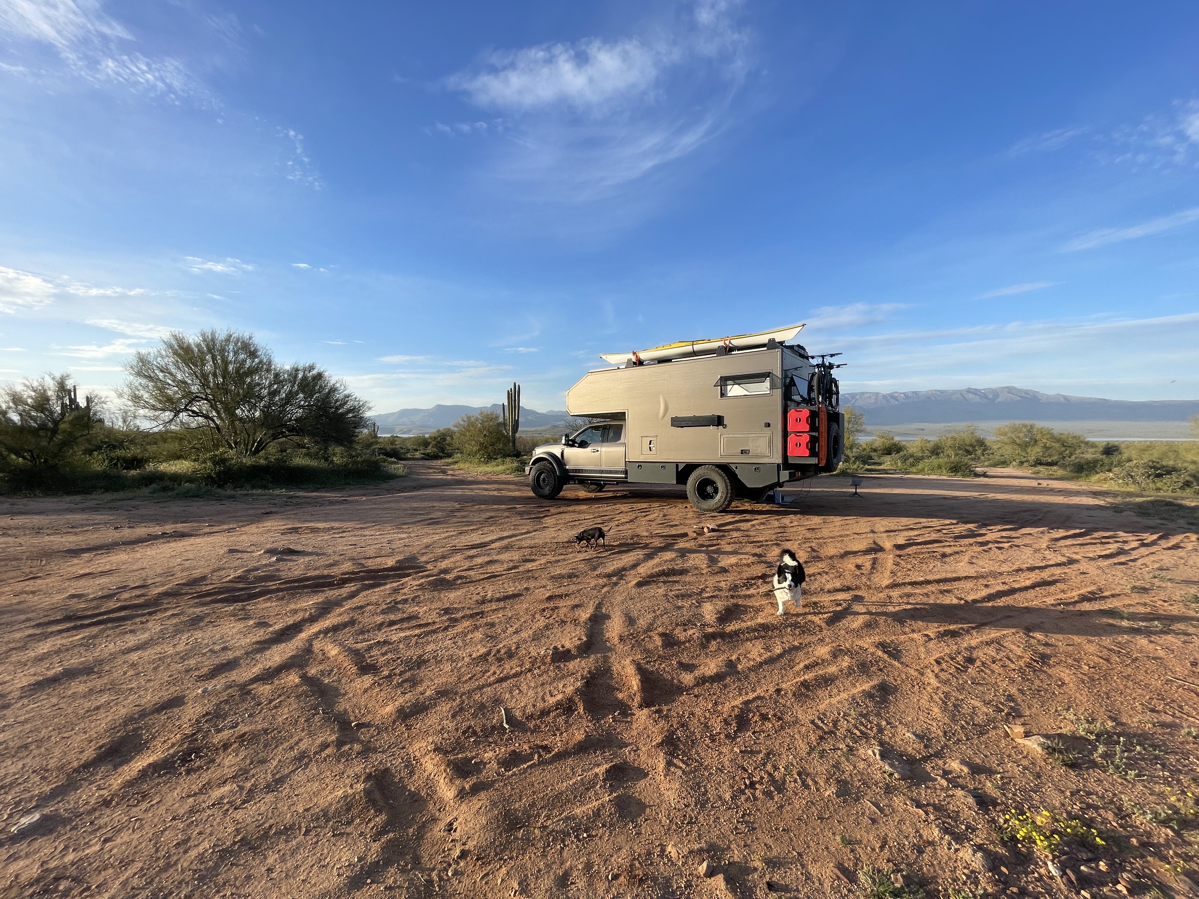 2021 Ford F-550 overland camper, photo 12 of 13